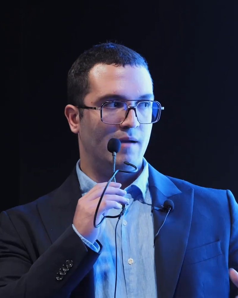 Ritratto di Andrea Saponaro